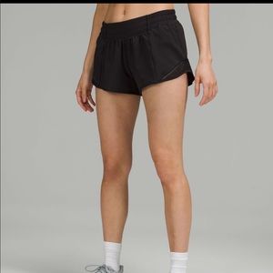 Lululemon Black shorty Hot Shorts